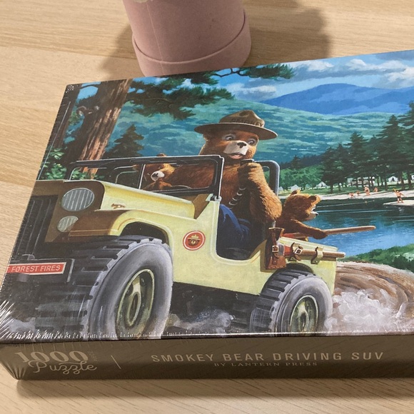 Lantern Press Smokey Bear Driving SUV Puzzle - Picture 3 of 4